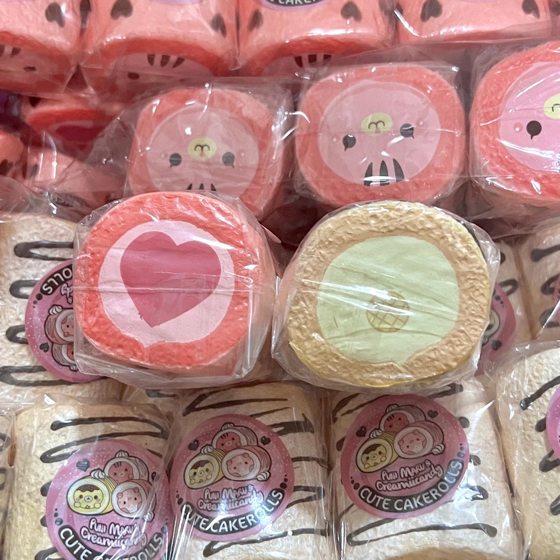 Punimaru x Creamiicandy Cake Roll Squishy