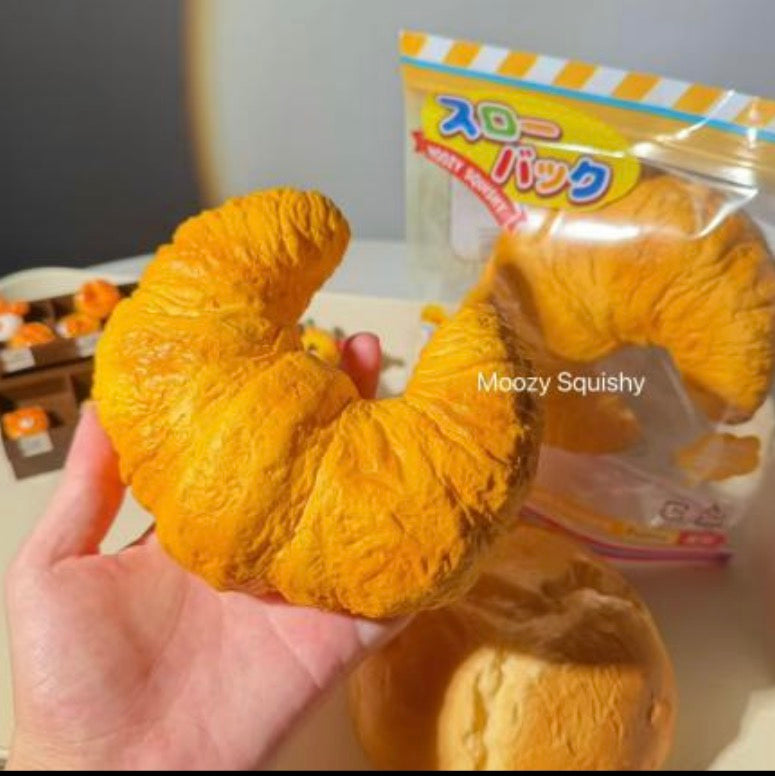 Moozy Croissant Squishy