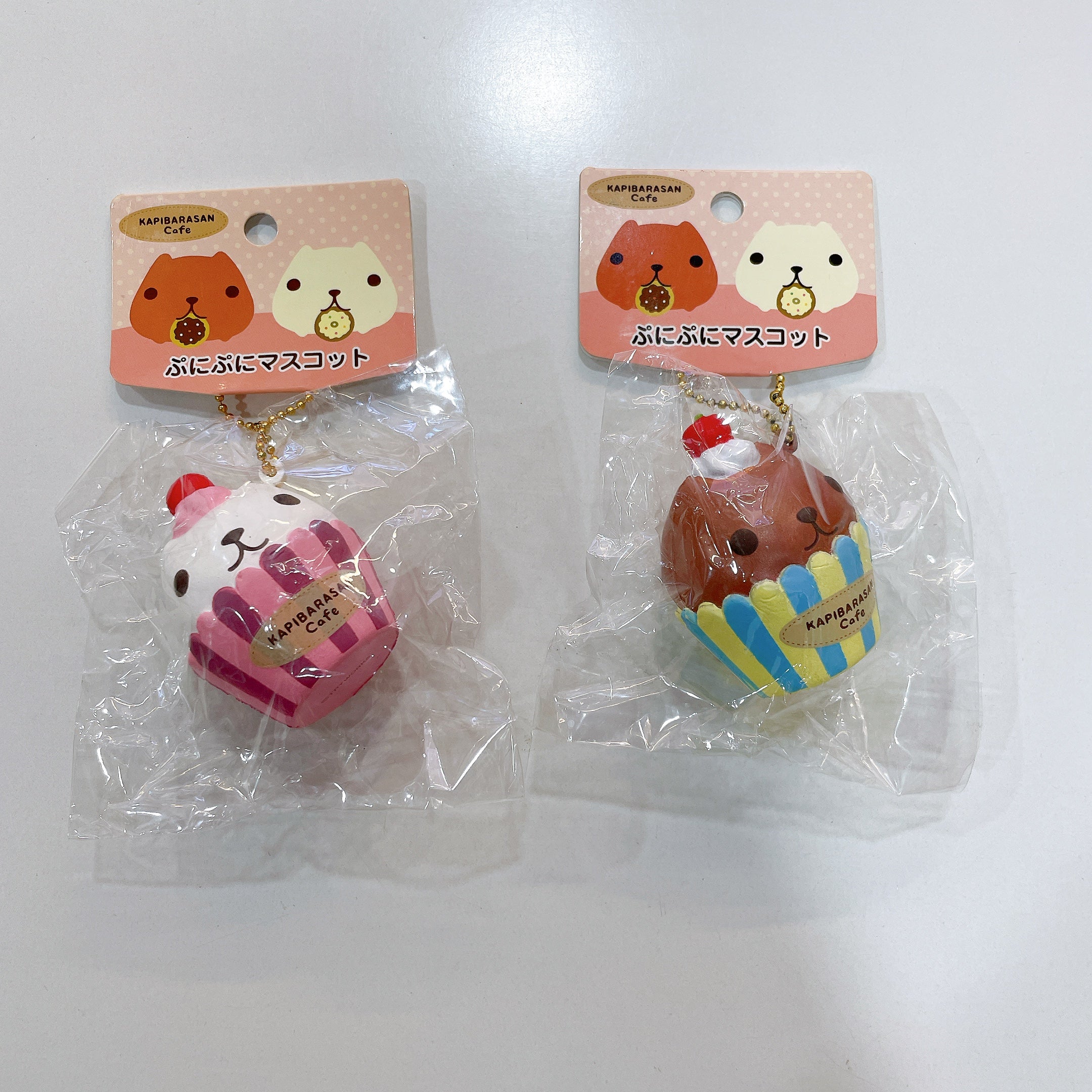 Kapibarasan Cupcake Squishy