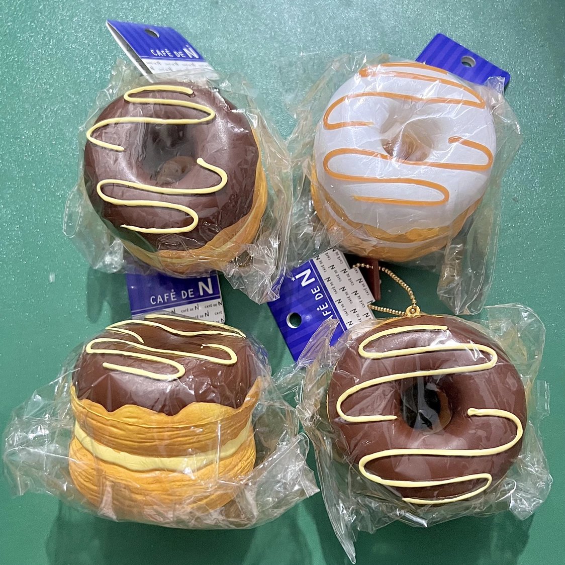 Cafe De N Donut Squishy (White Color)