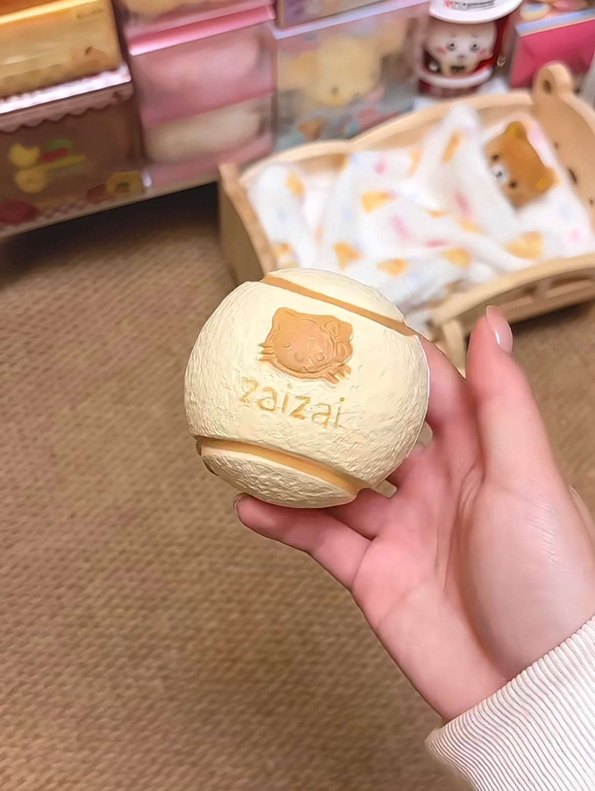 Zaizai Kitty Ball Squishy