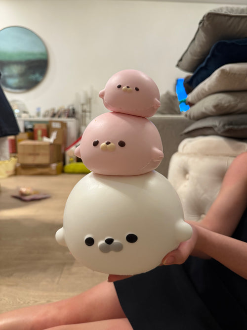 Hachimi Super Jumbo Queen Seal Squishy