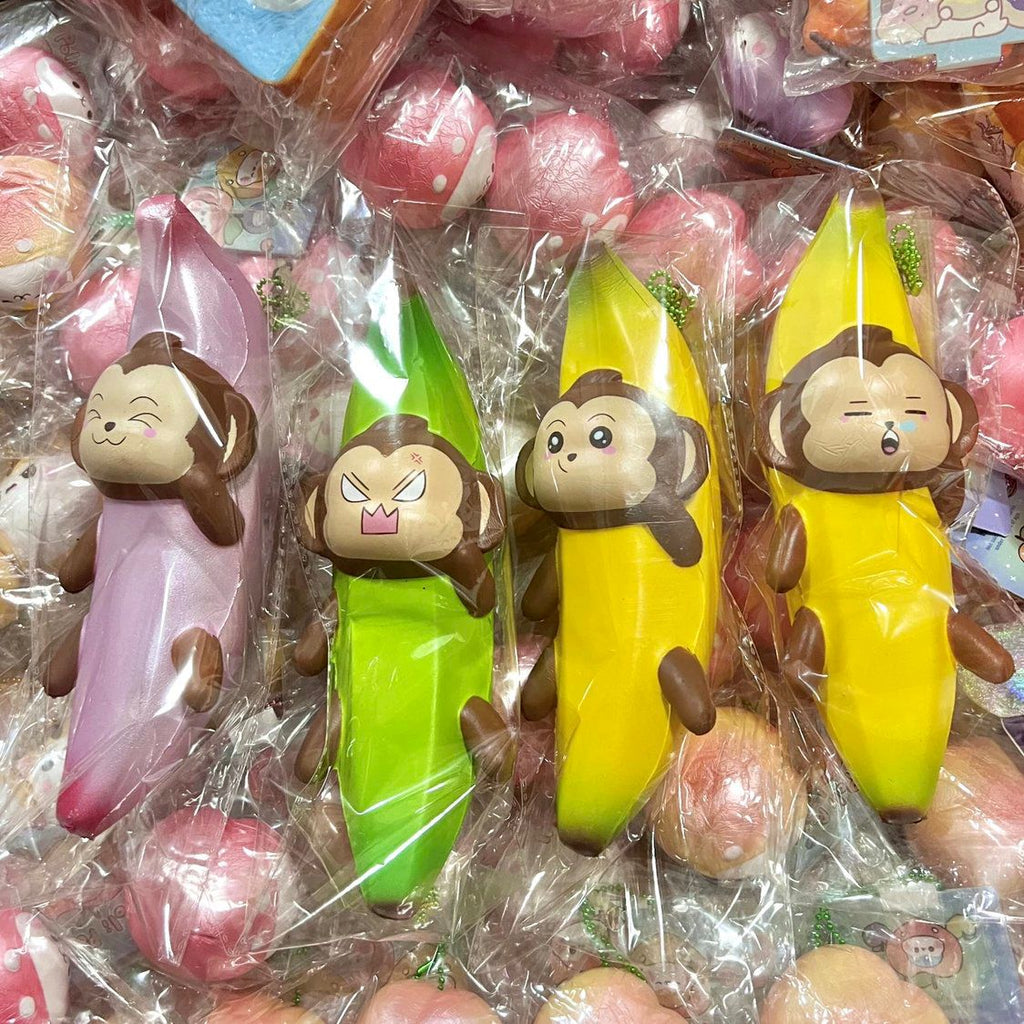 Punimaru Cheeki Banana Squishy